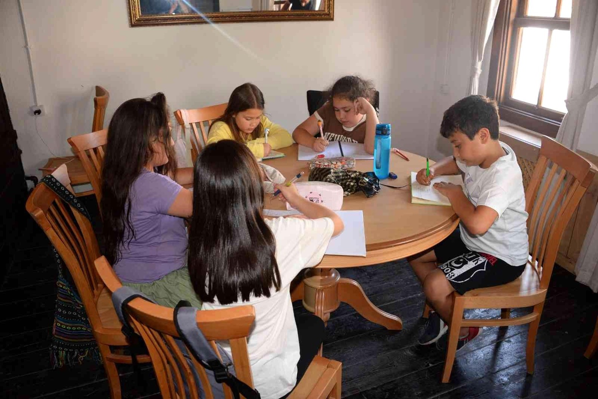 Bozüyük\'ün çocuk kalemleri harika işler çıkardı