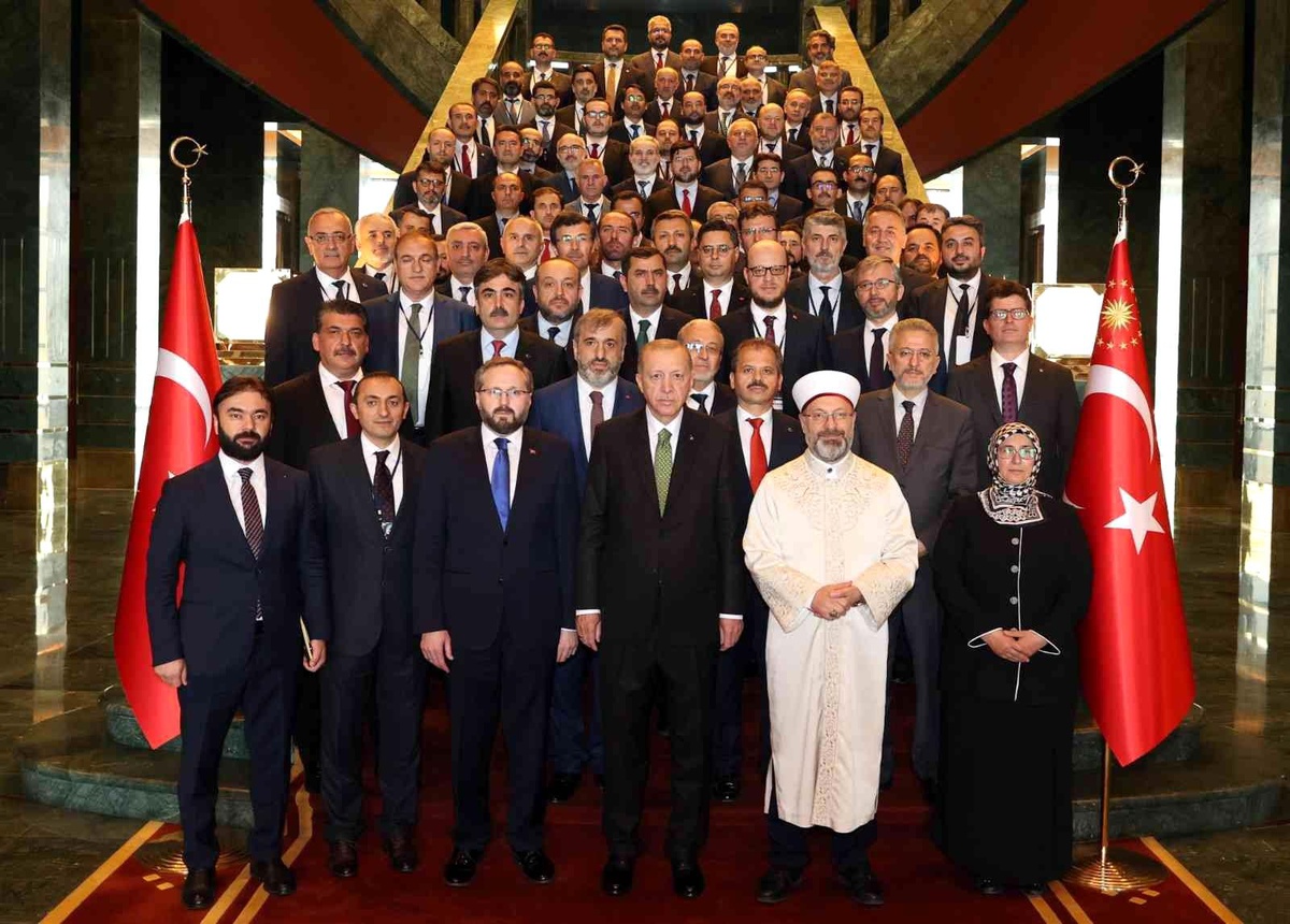 Cumhurbaşkanı Erdoğan, Diyanet İşleri Başkanlığı ataşeleri ve müşavirleriyle bir araya geldi