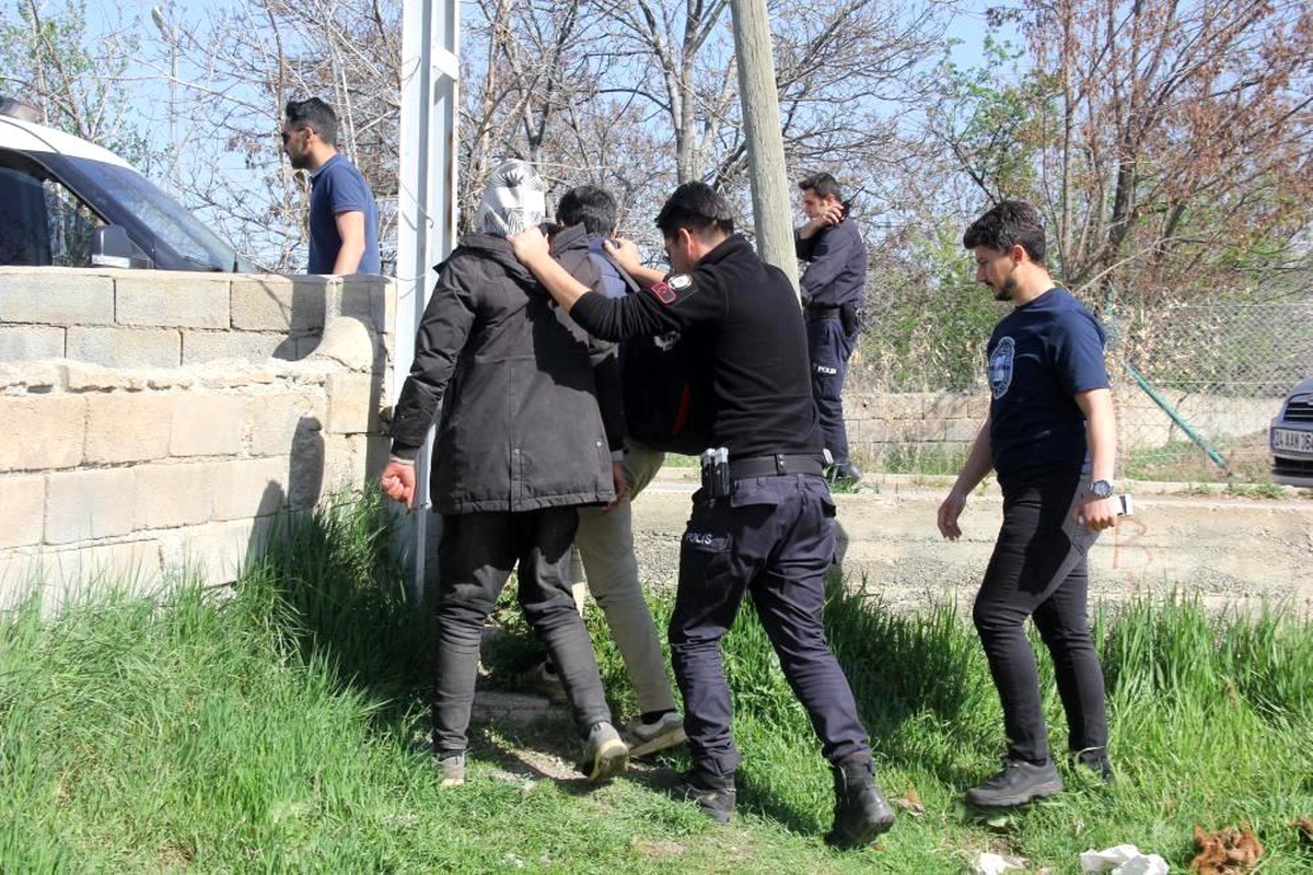 Erzincan\'da son 1 ayda 149 kaçak göçmen yakalandı