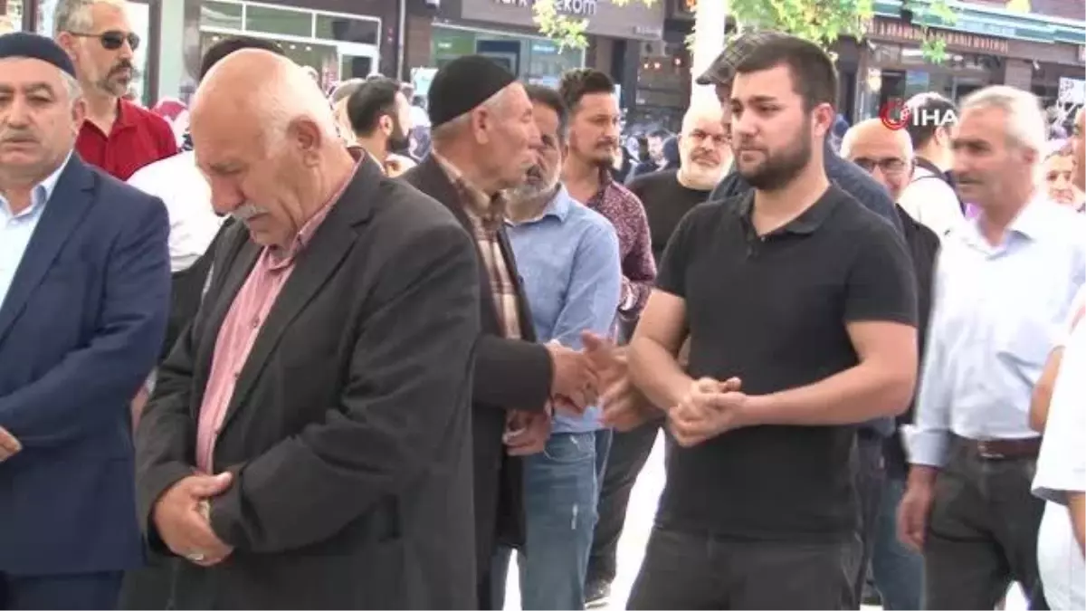 Eyüpsultan'da inşaat demirine saplanarak hayatını kaybeden çocuk son yolculuğuna uğurlandı