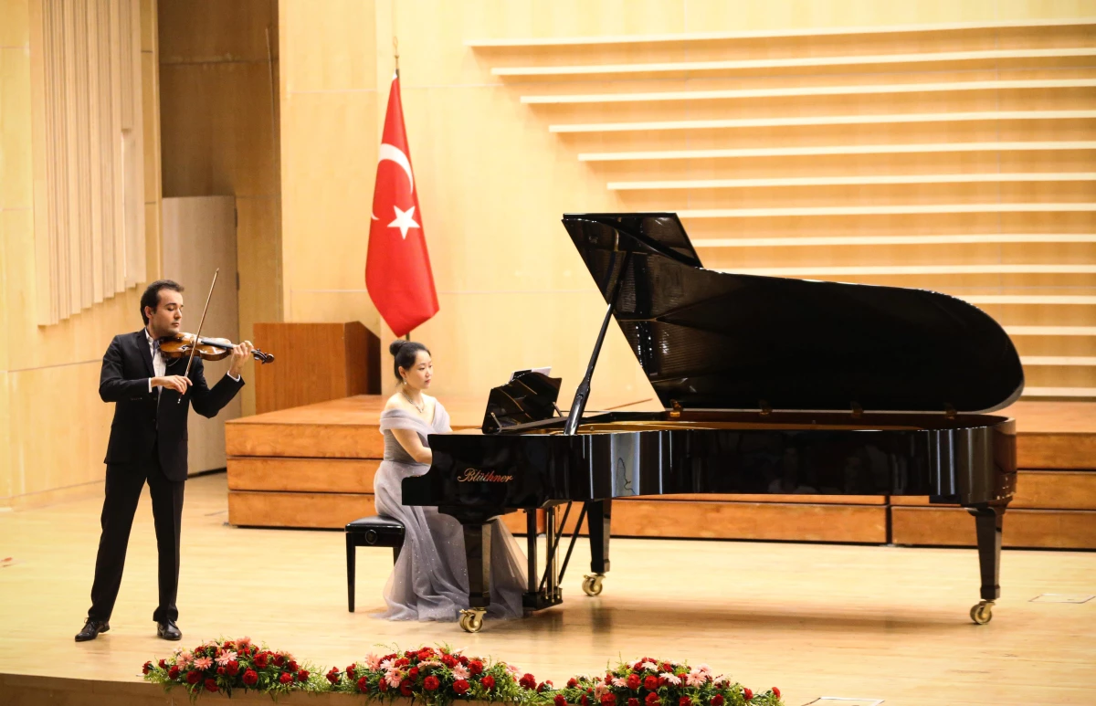 Hasan Gökçe Yorgun ve Jiao Li, Mersin Uluslararası Müzik Festivali\'nde sahne aldı