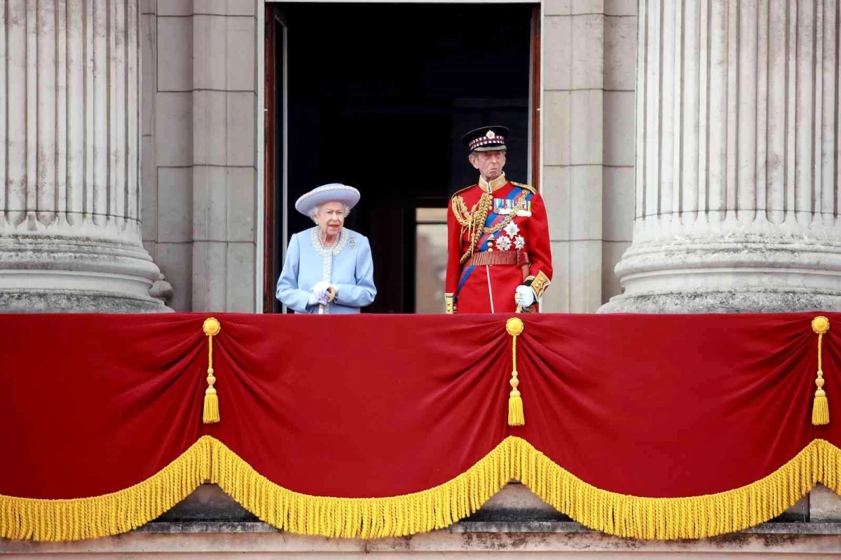 İngiltere Kraliçesi II Elizabeth, St Paul Katedrali\'ndeki Şükran Günü ayinine katılmayacak