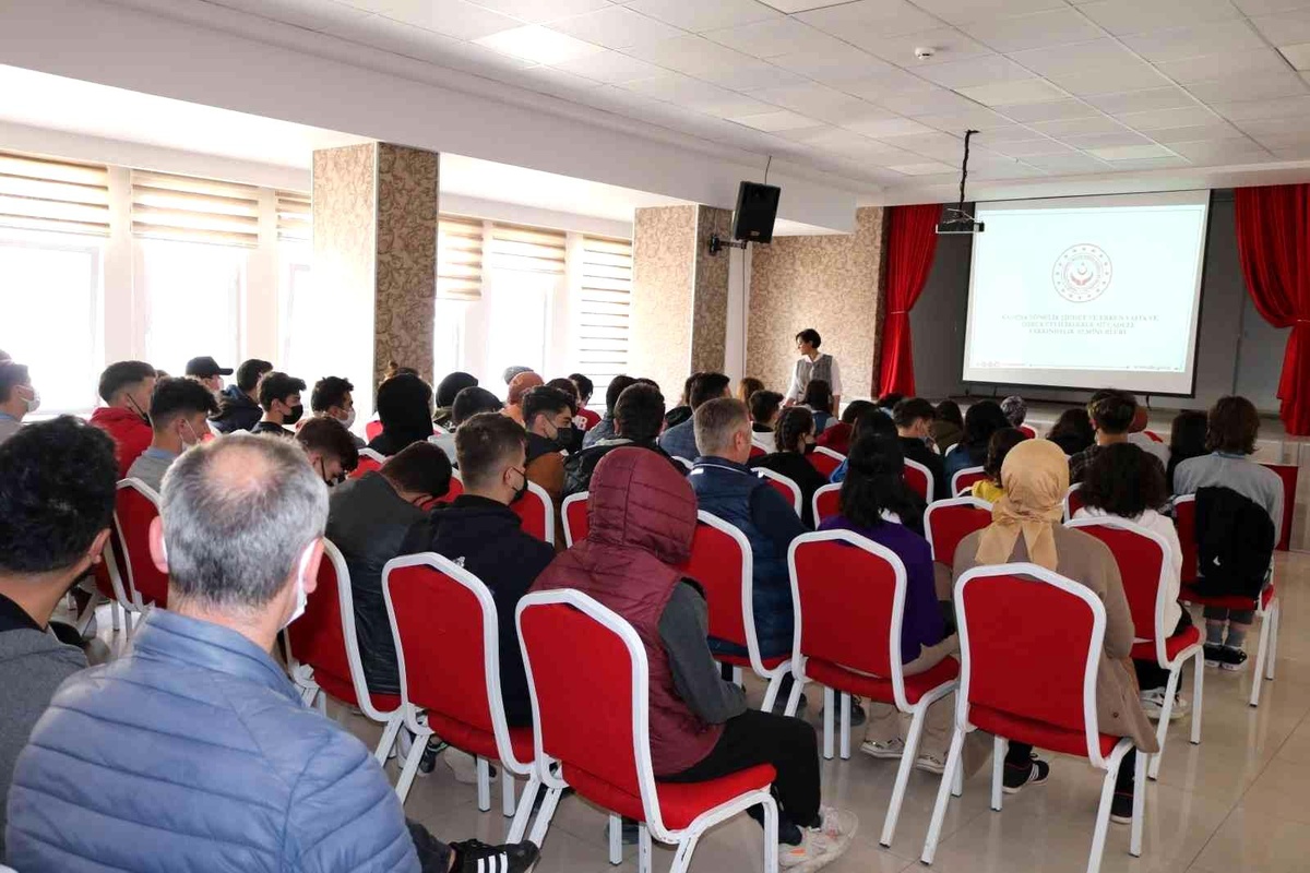 Kadına yönelik şiddete karşı eğitimler sürüyor
