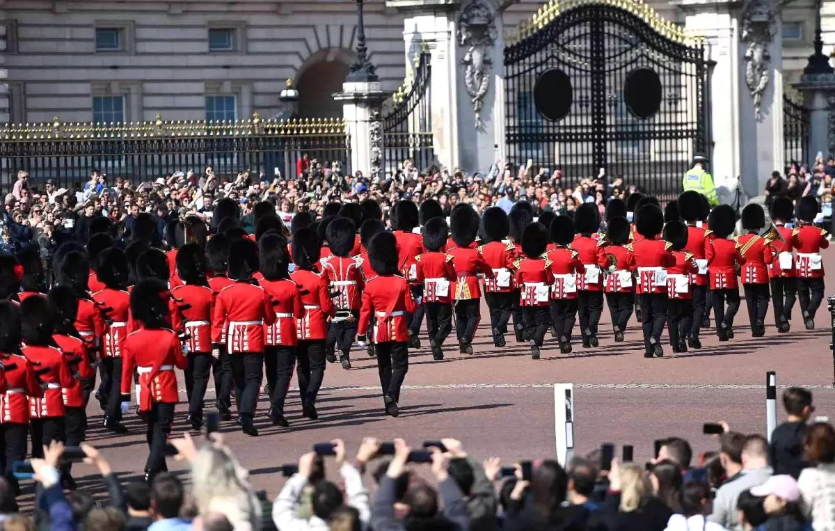 Kraliçe II. Elizabeth\'in "Platin Jübilesi" kutlamaları başladı