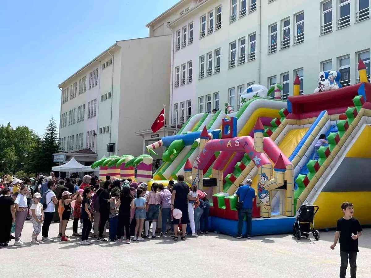 Meserret İnel İlkokulu\'nda Bahar Şenliği