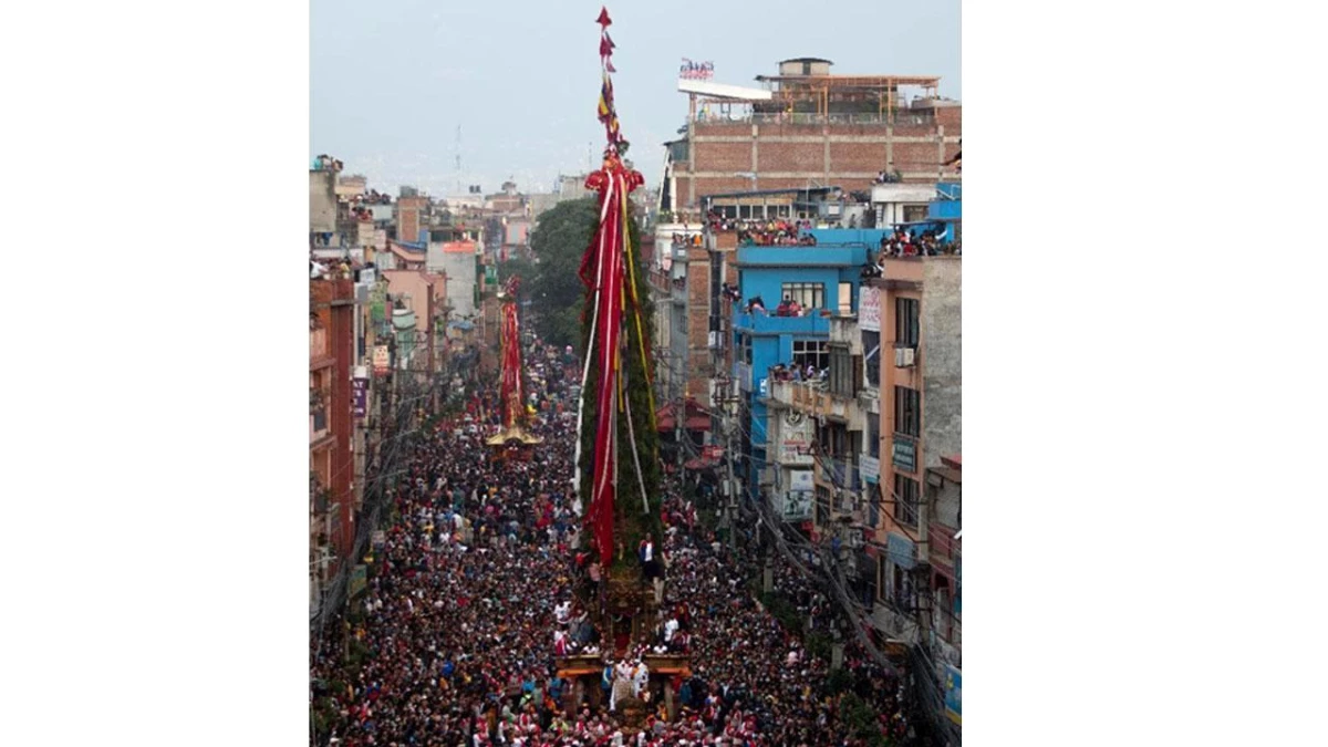 Nepal\'de Kutlanan Rato Machindranath Festivali Sona Erdi