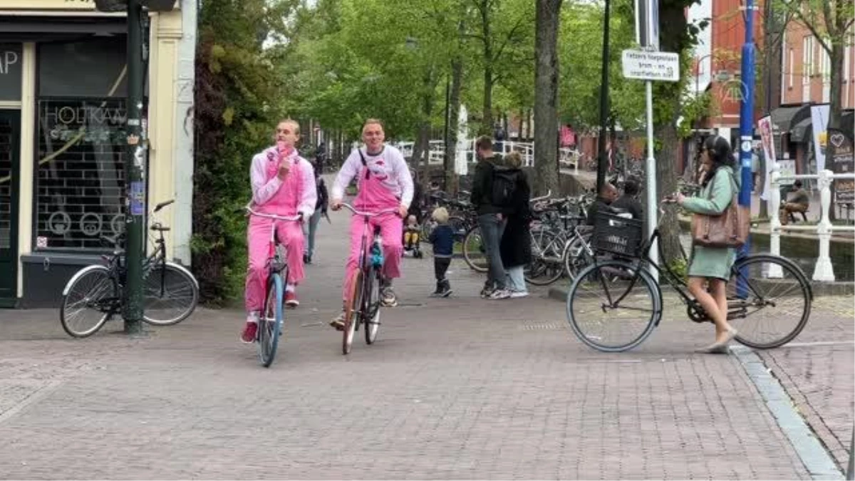 ROTTERDAM - Dünyada kişi başına düşen ortalama bisiklet sayısı en fazla Hollanda\'da