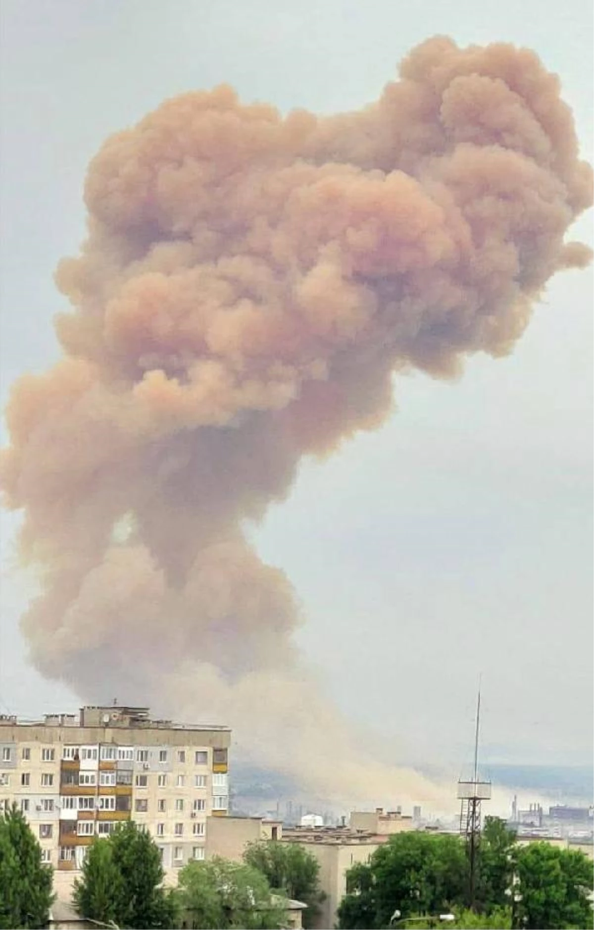 Rusya, zehirli nitrik asit tankını Ukrayna\'nın bombaladığını ileri sürdü