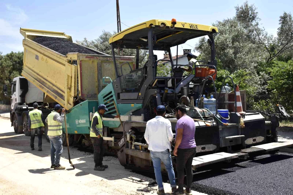 Urla Belediyesi kentte asfaltlama çalışmalarına hız verdi