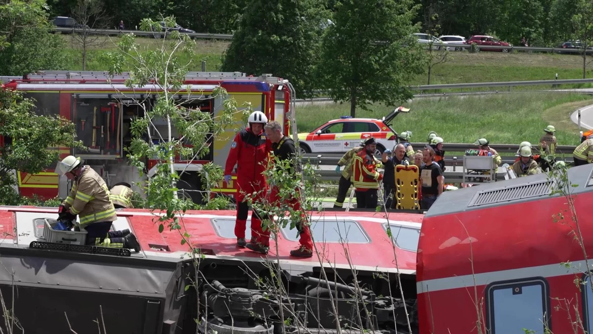 Almanya\'da meydana gelen tren kazasında 4 kişi öldü