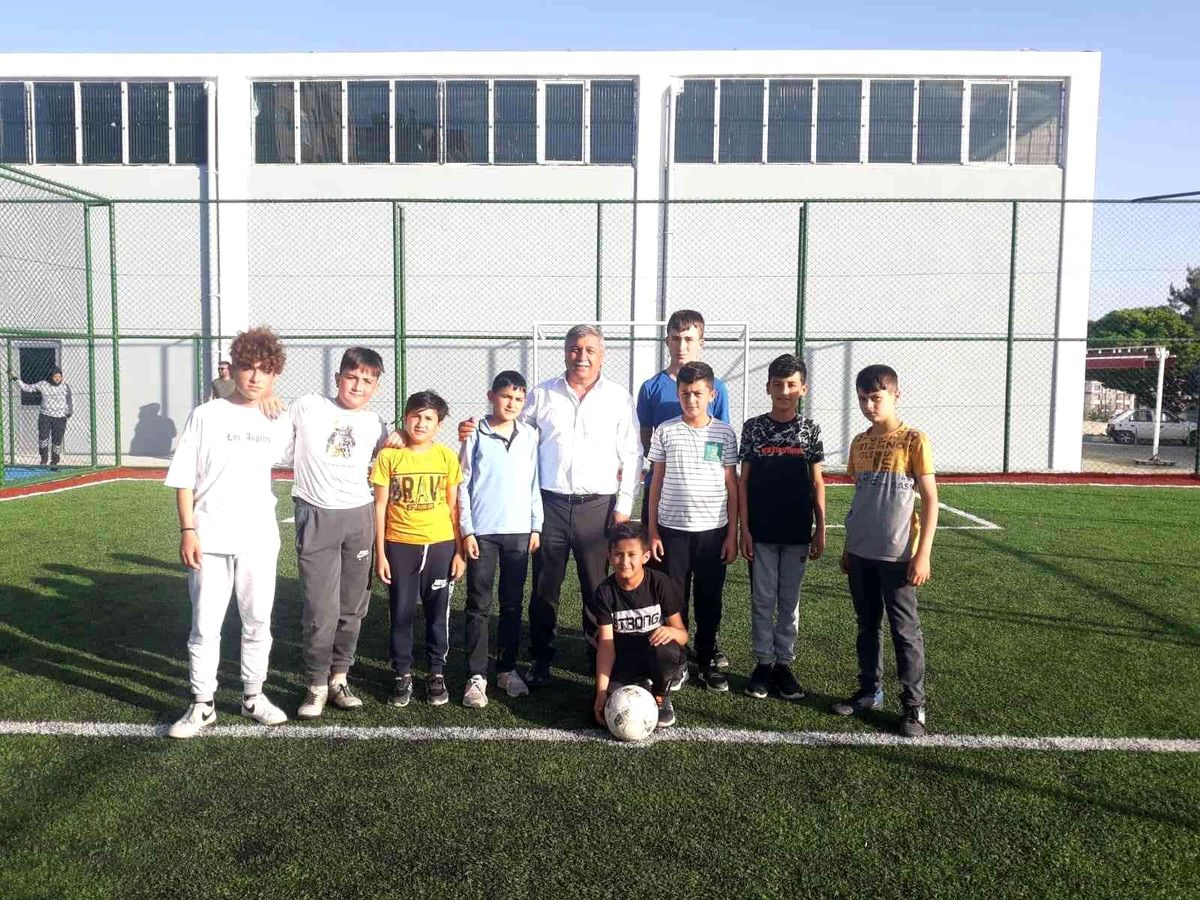 Altıntaş, spor kompleksi olan tek ilçe
