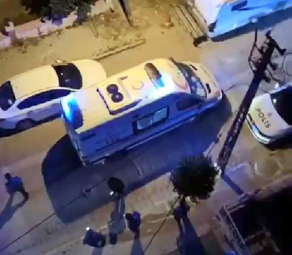 Avcılar\'da Azerbaycanlı kadın bacağından vuruldu