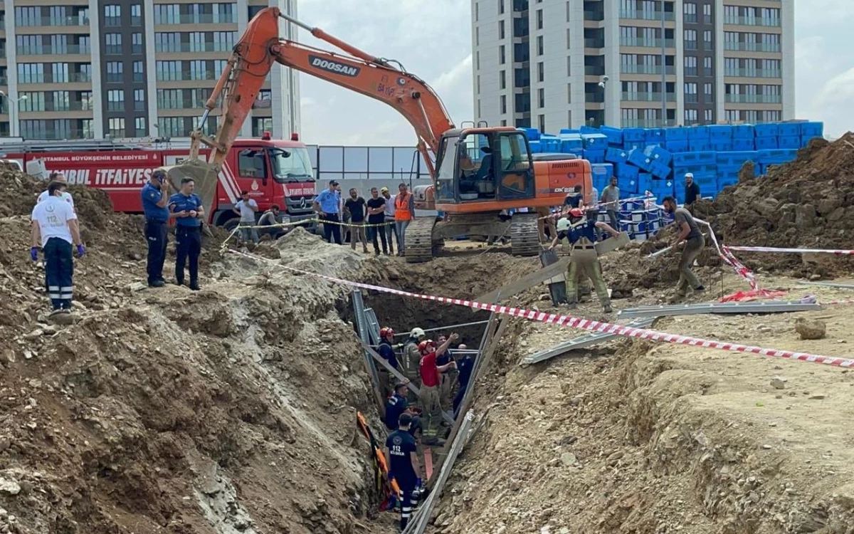 Başakşehir\'de inşaat alanında göçük altında kalan işçi hayatını kaybetti