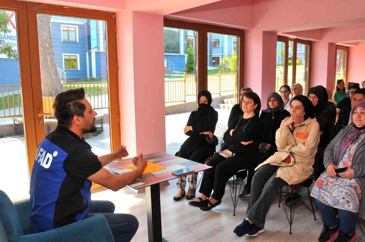 Ev hanımlarına afet eğitimi