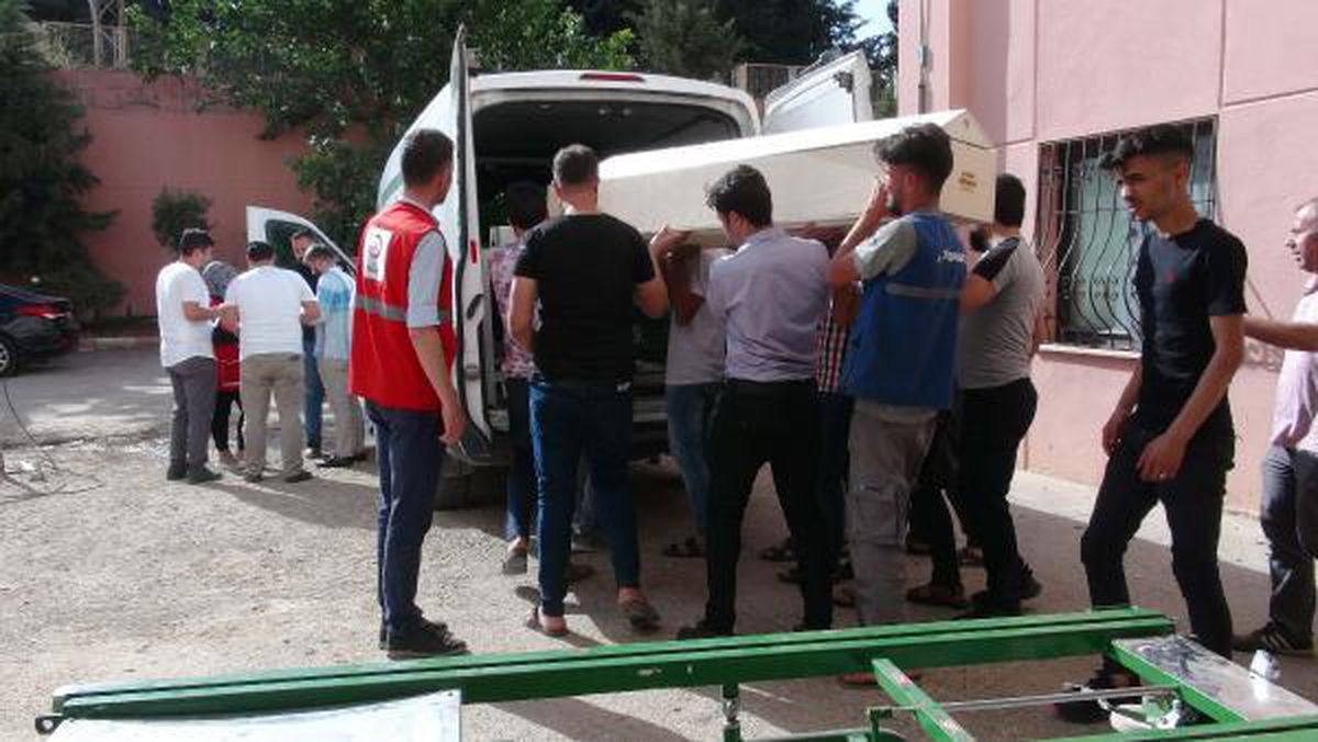 Evde çıkan yangında 2 çocuk öldü (2)