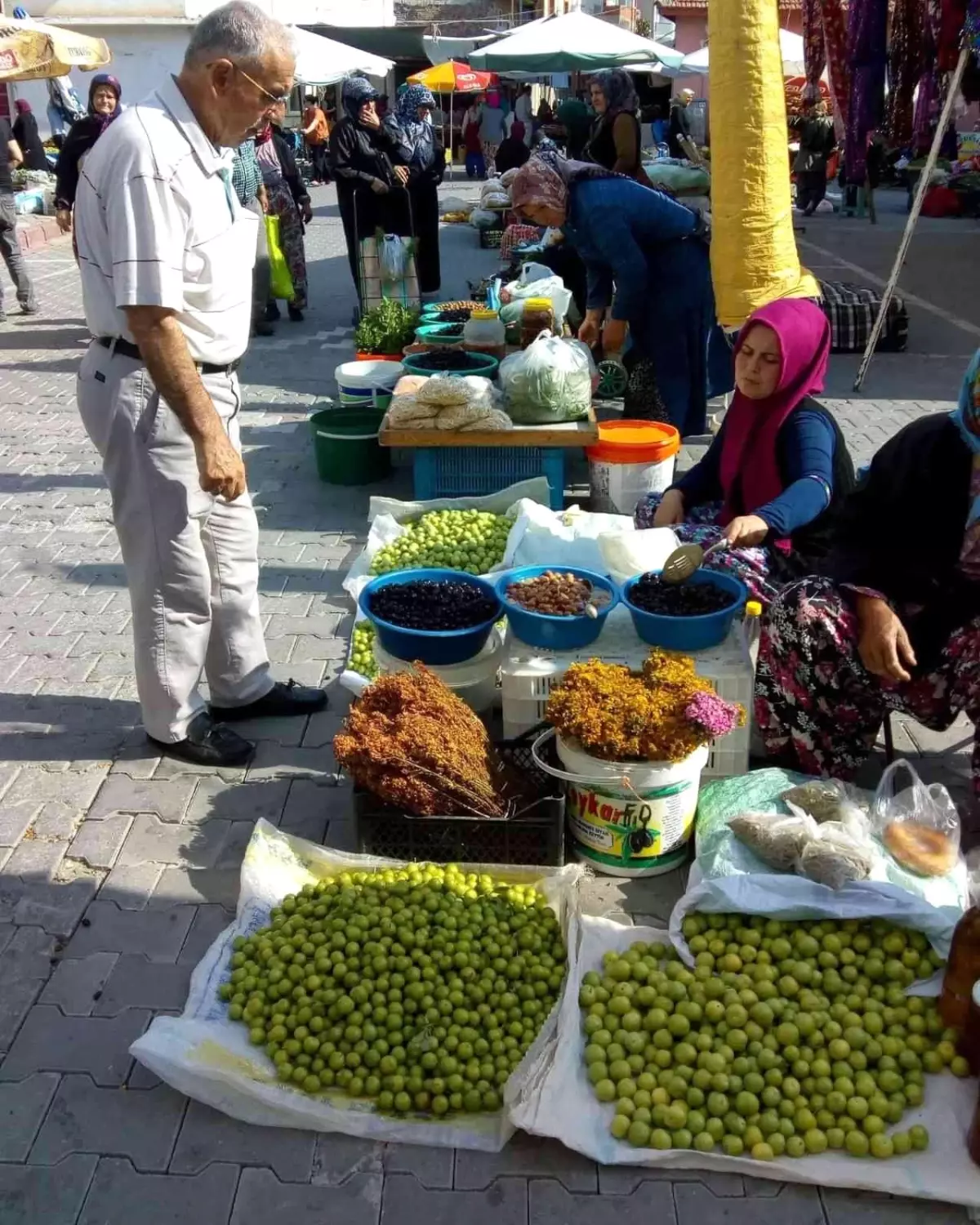 Havran köylü pazarı büyük ilgi görüyor