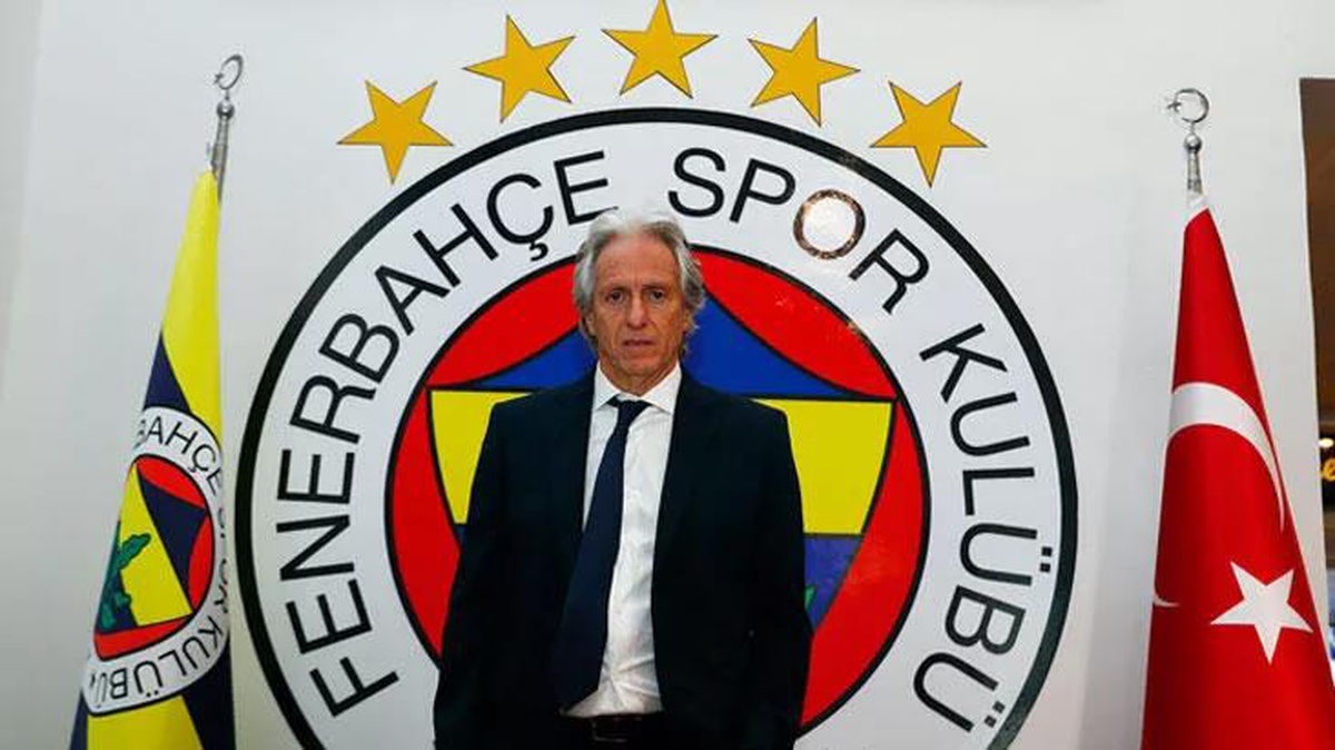 Fener\'in yeni teknik patronu Jorge Jesus, Mesut Özil\'in üstünü çizdi! Yönetimin "kadro dışı" kararını doğru buldu...