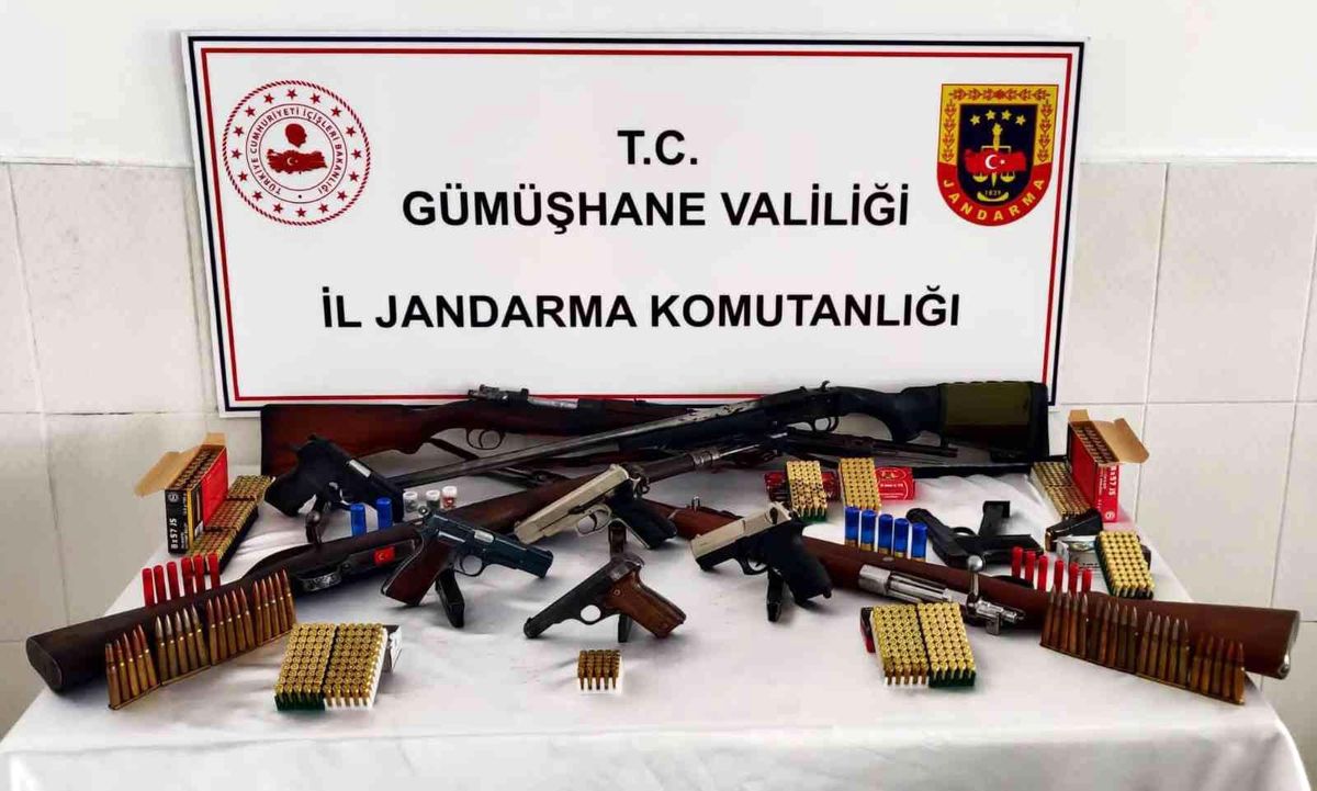 Kaçak silaha bir darbe de Jandarma\'dan