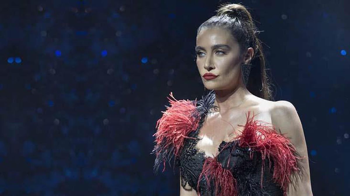 Şarkıcı Sıla, köprücük kemiğini kırdığı için konserini iptal etti