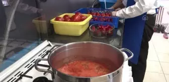 'Özel eller' atık sebze ve meyveleri konserveye dönüştürüyor (1)