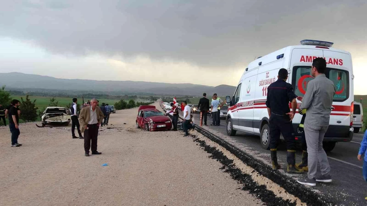 Tokat\'ta düğün konvoyunda kaza: 7 yaralı