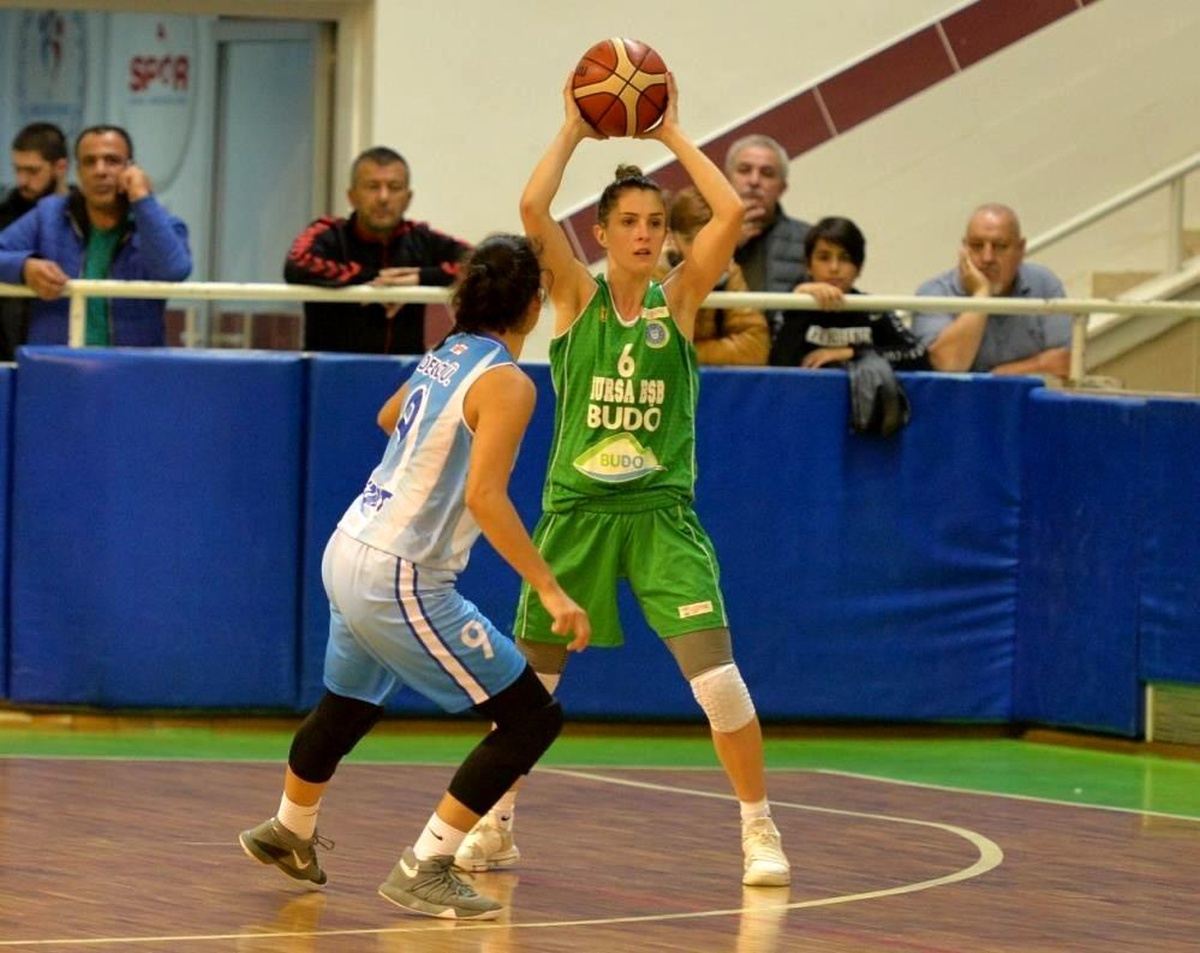Turgutlu Belediyespor\'dan çifte guard transferi