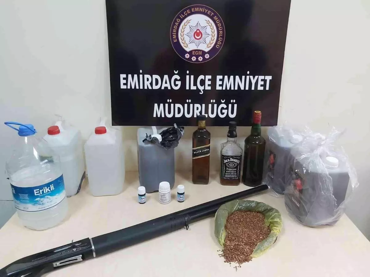 Baskın yapılan adreste polis sahte alkol ile altın buldu