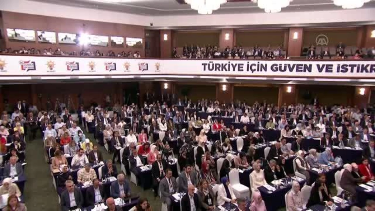 Cumhurbaşkanı Erdoğan: "Ücretliler başta olmak üzere her kesimden vatandaşımızın gelirlerini artırarak aradaki farkı kapatacak programları...