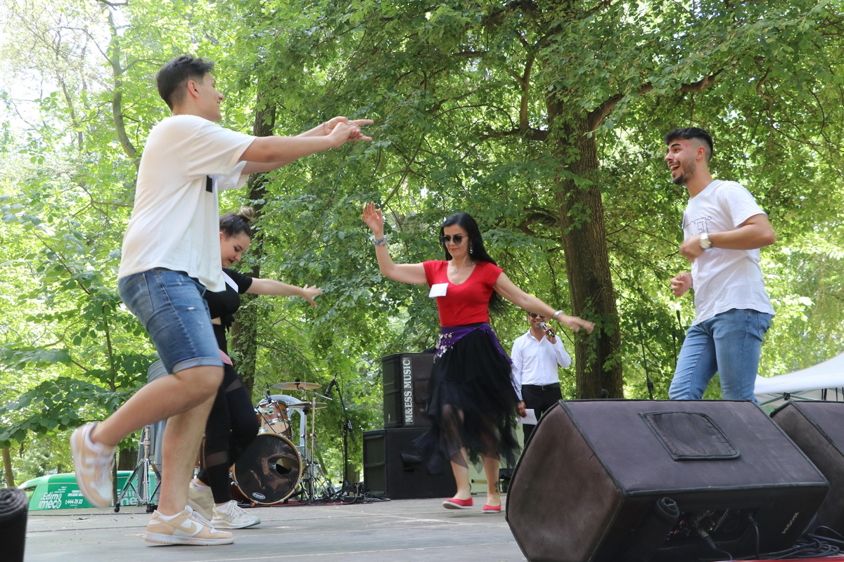 Edirne 9/8 Festivali\'nde darbuka ve dans yarışmaları yapıldı