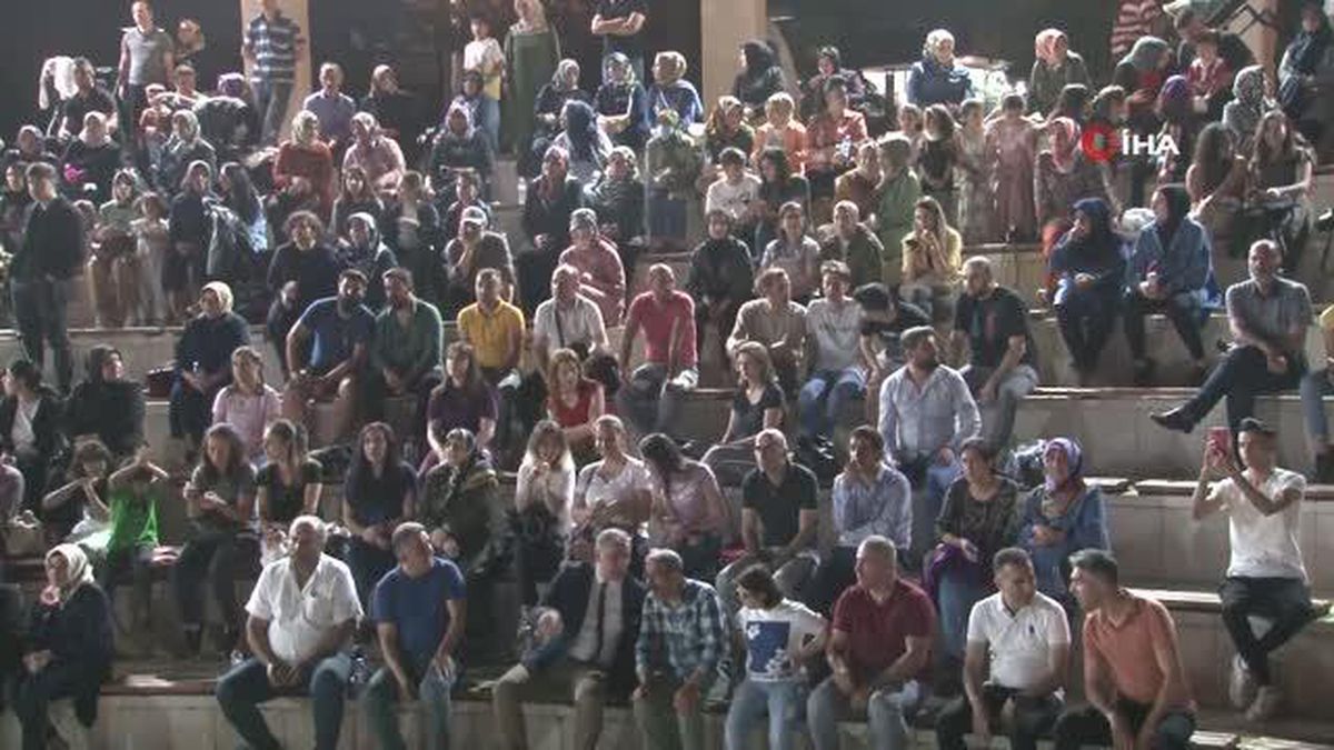 Halk Eğitim Merkezi korosu, verdikleri konserle kulakların pasını sildi