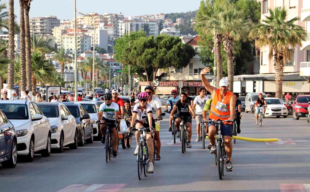 Kuşadası\'nda daha temiz bir dünya için pedal bastılar