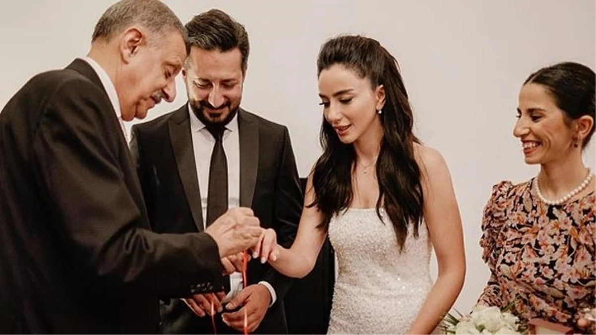 Şarkıcı Öykü Gürman, 3,5 yıldır aşk yaşadığı Fatih İçmeli ile nişanlandı