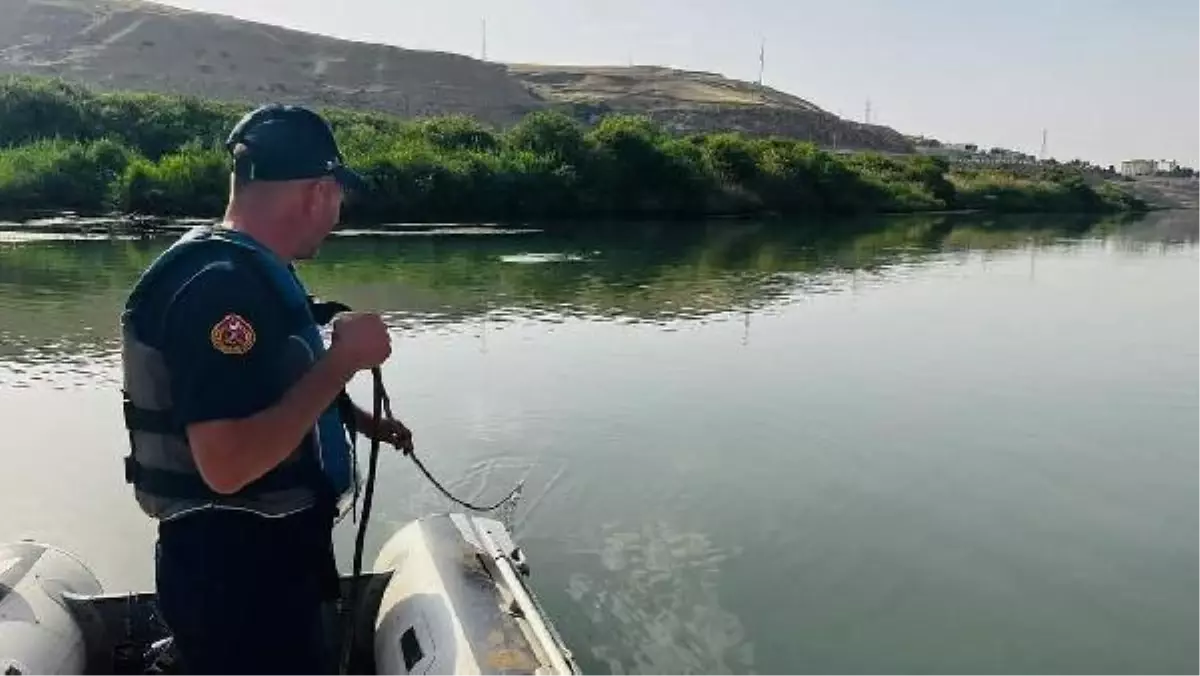 Şırnak\'ta Dicle Nehri\'ne giren ve akıntıya kapılarak kaybolan 2 çocuktan birinin cesedi bulundu