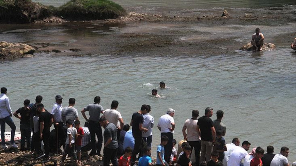 Serinlemek için Dicle Nehri\'ne giren iki çocuktan birinin cansız bedenine ulaşıldı