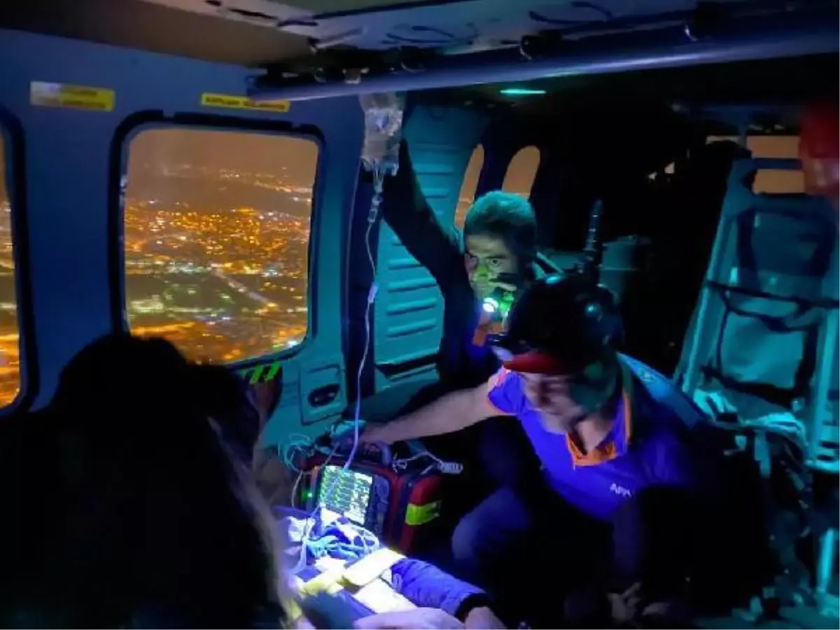 Sürüsüne saldıran kurda ateş ederken arkadaşını vurdu