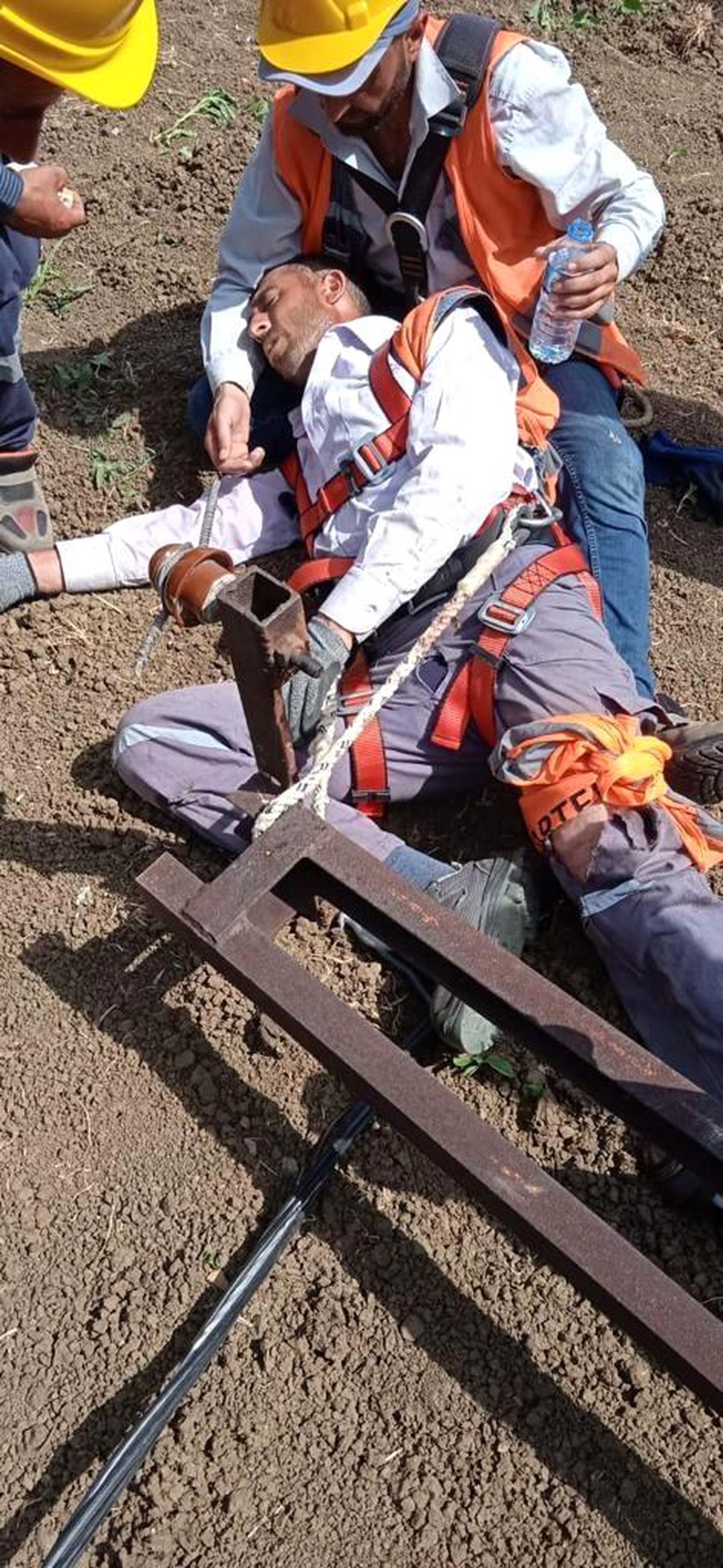 Tekirdağ\'da elektrik direğinden düşen işçi ağır yaralandı