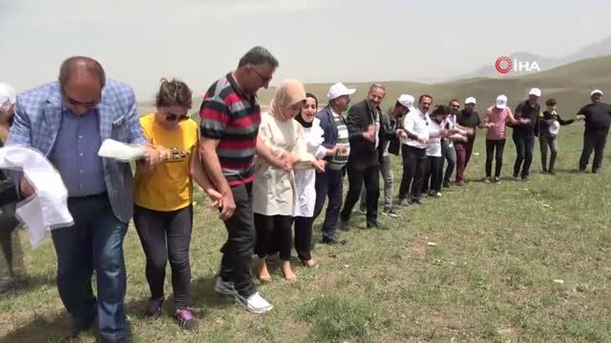 Van'da '2. Bal Yuvarlama Festivali' renkli görüntülere sahne oldu