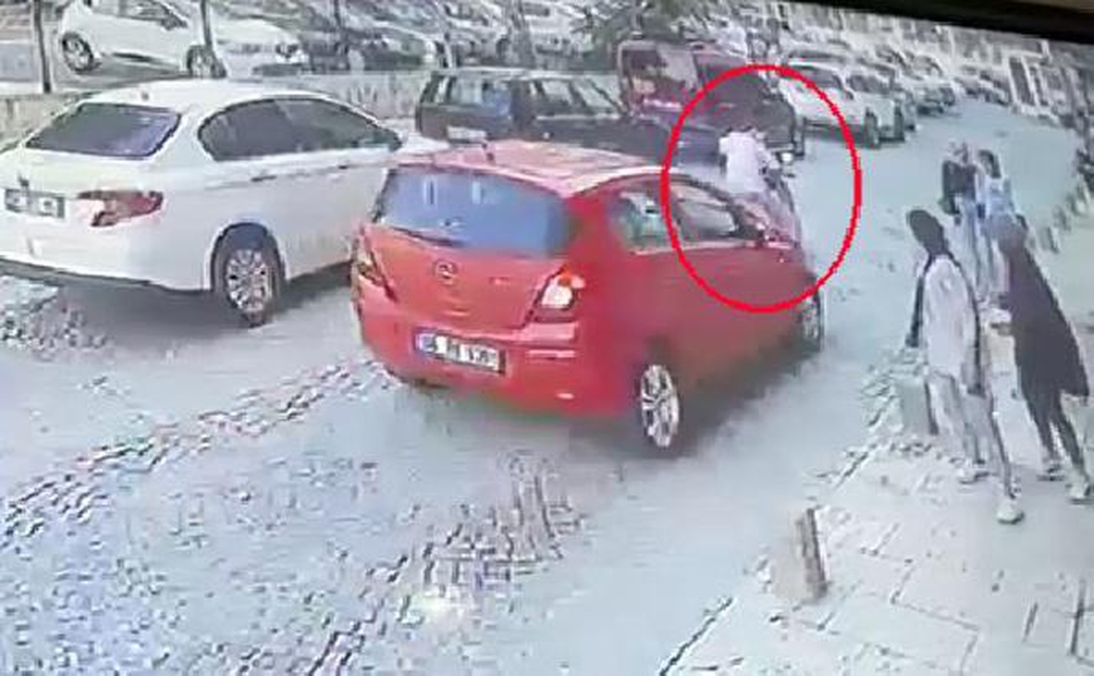 \'Yol verme\' tartışmasında bıçaklandı; o anlar kamerada