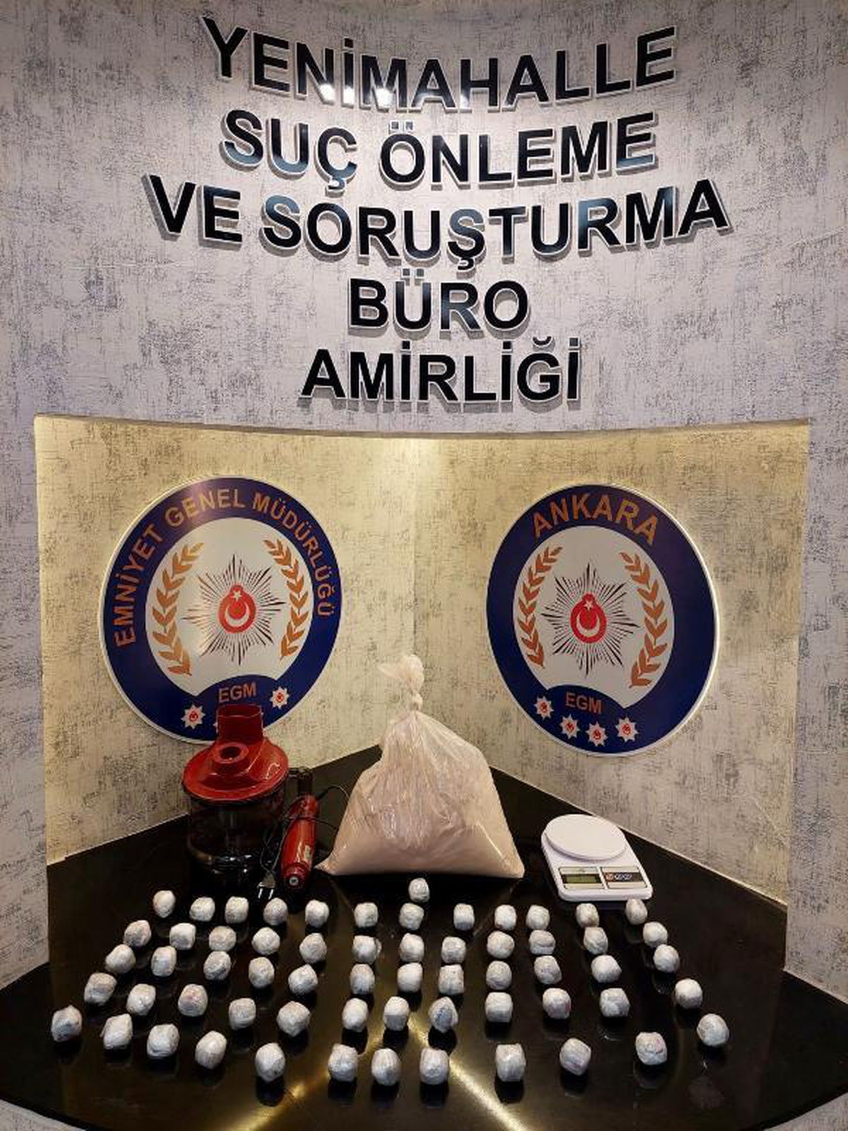 Ankara\'da 6 kilo eroin ele geçirildi, 3 gözaltı