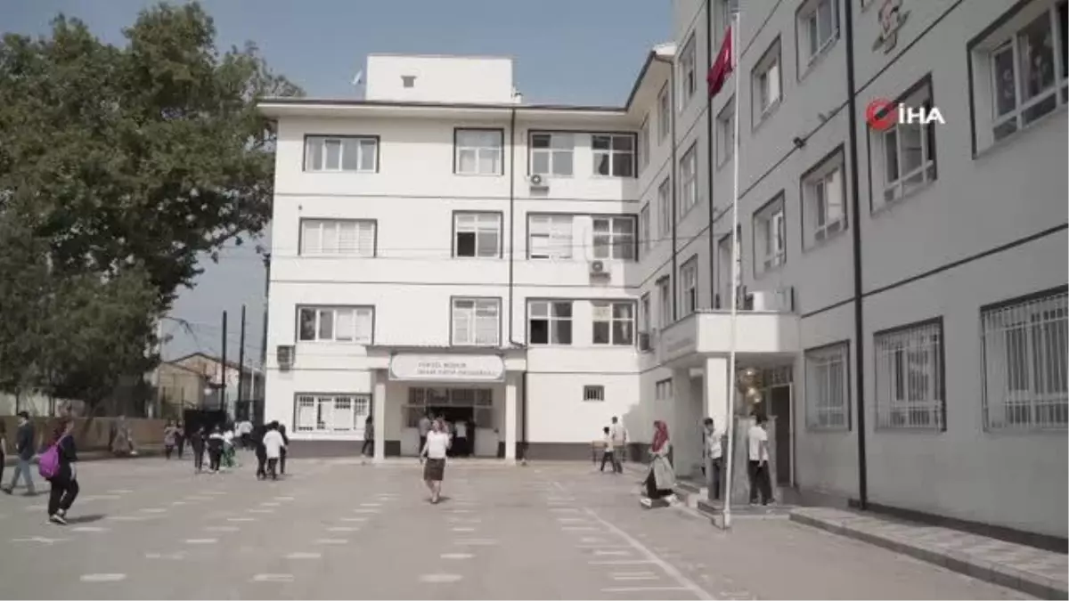 Başkan Işık, istihdam için okul okul geziyor