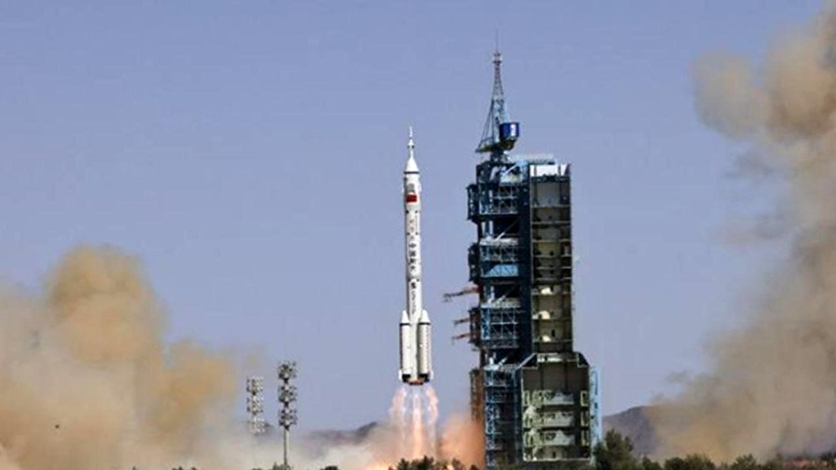 Çin\'in Shenzhou-14 Uzay Aracı Belirlenen Yörüngeye Girdi, Mürettebatın Durumu İyi