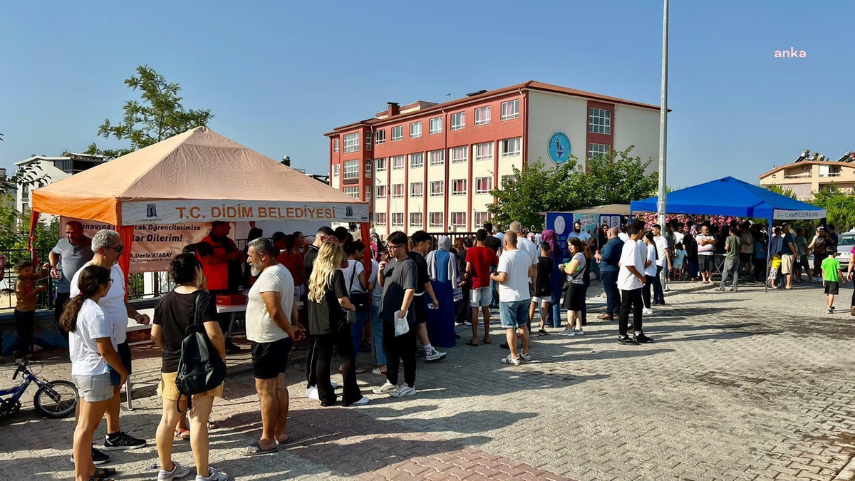Didim Belediyesi Lgs\'ye Giren Öğrencilere Destek Oldu