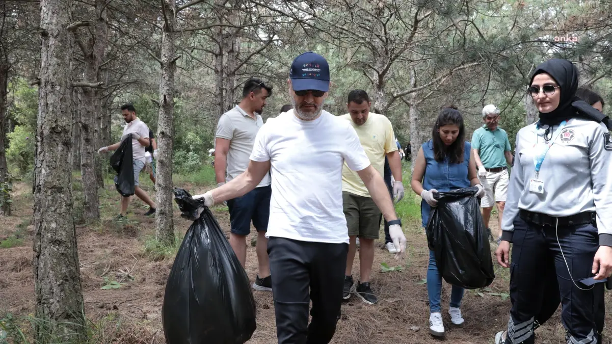 İGDAŞ Çalışanları "Temiz Bir Çevre İçin El Ele" Dedi