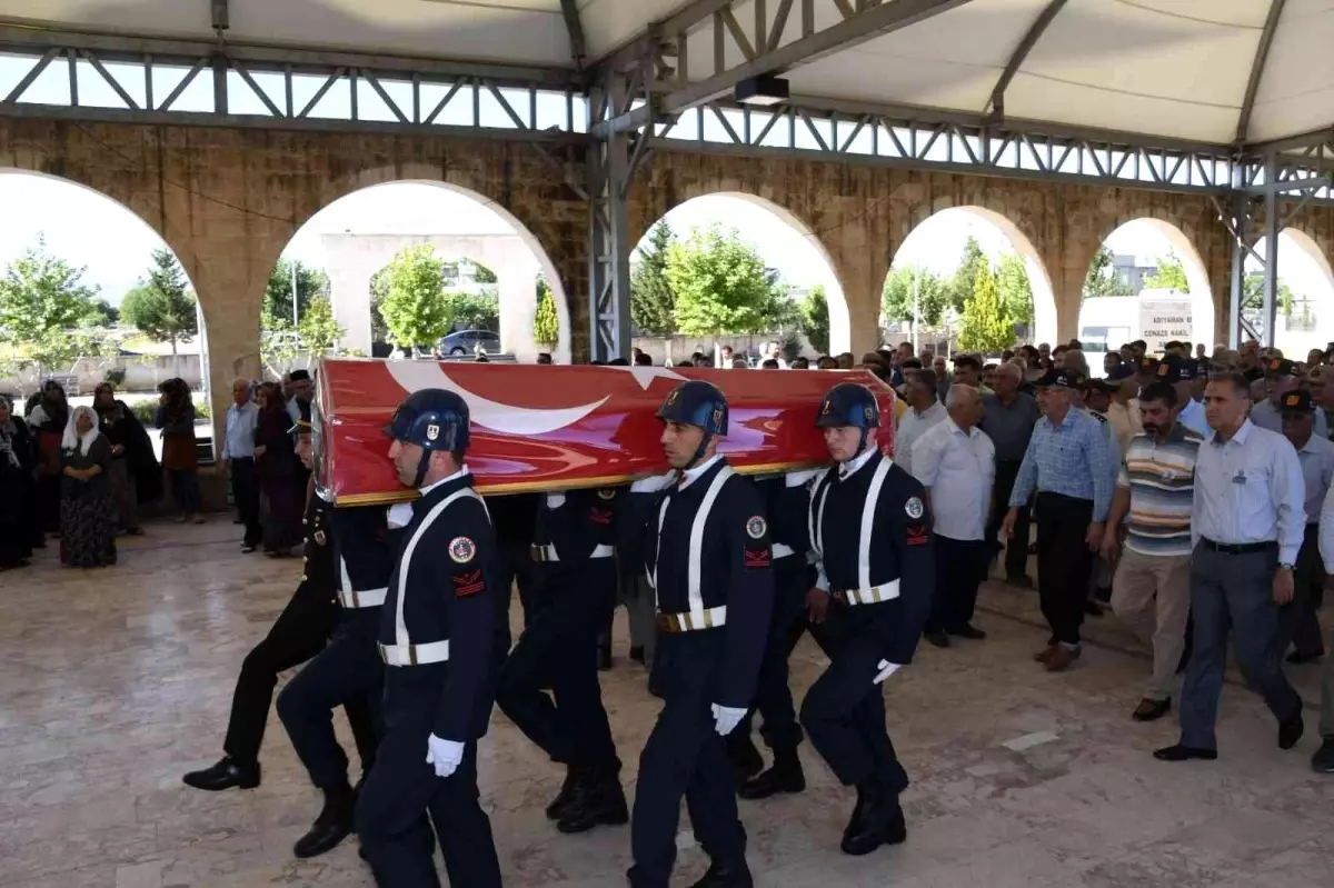 Adıyaman\'da Kıbrıs gazisi son yolculuğuna uğurlandı