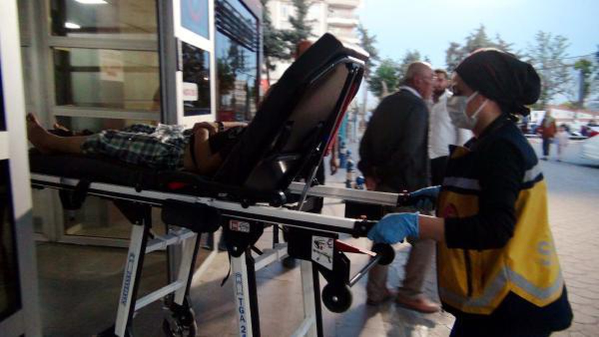 Kilis\'te yediği yemekten zehirlenen 5 kişi hastaneye kaldırıldı