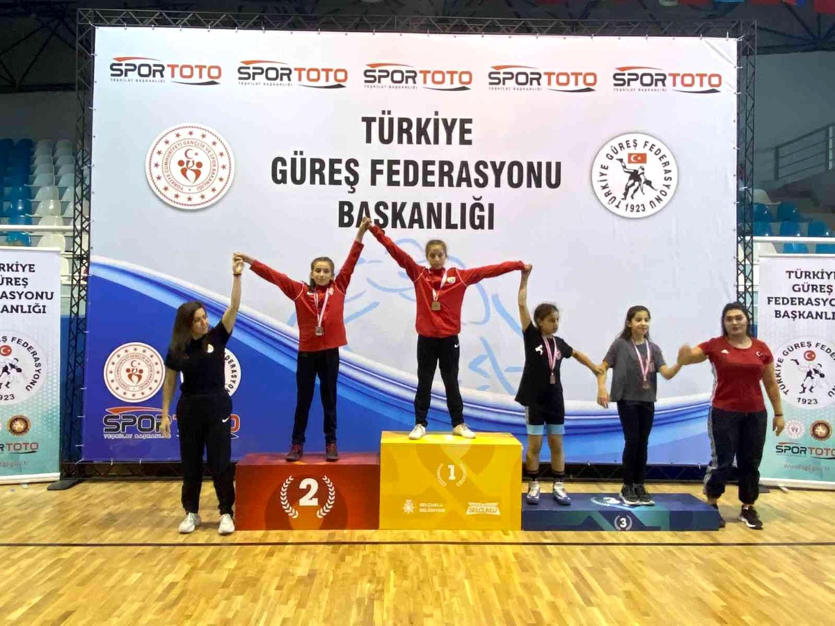 Köyceğiz\'e 2 madalya birden kazandırdılar
