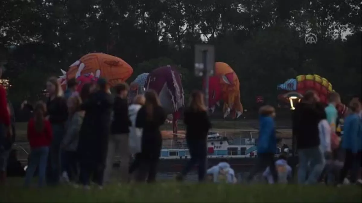 Krakow'daki Vistül Nehri'nde Dragon Show düzenlendi