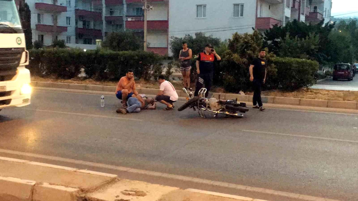 Motosikletten düşen sürücü yaralandı
