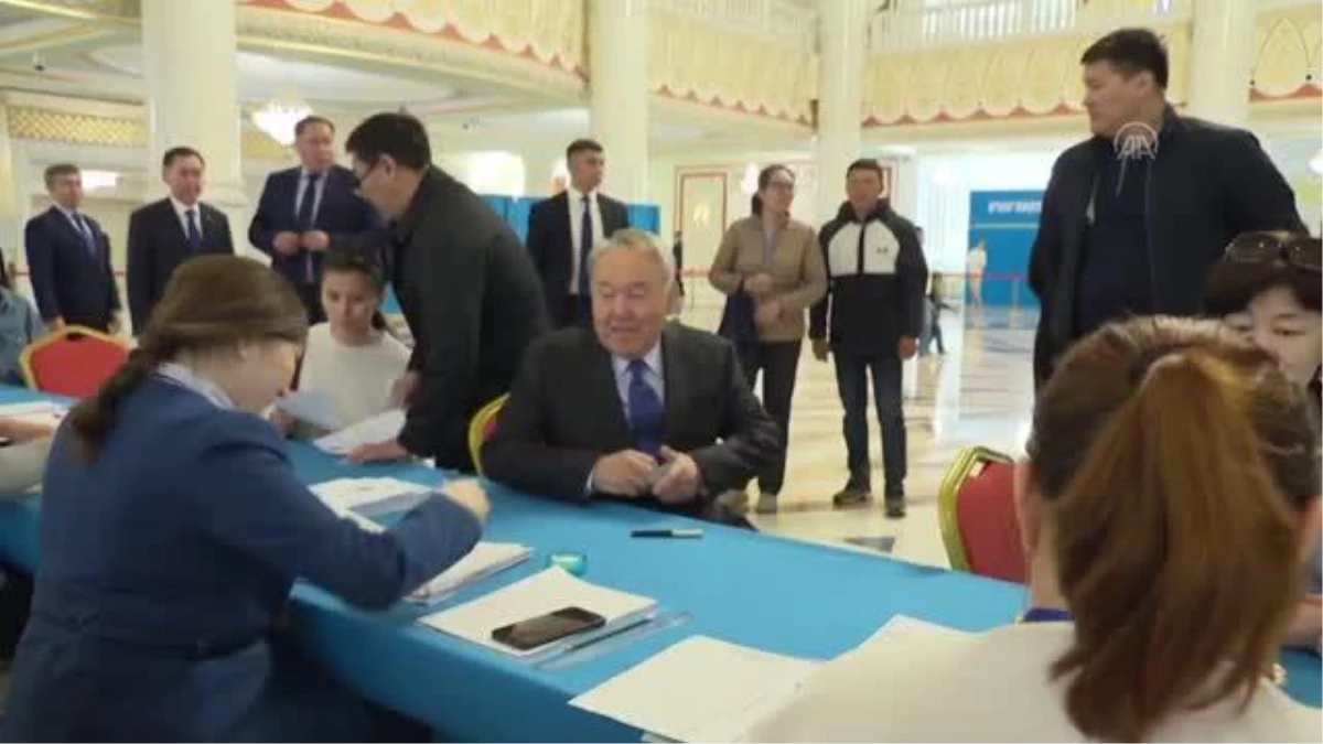 NUR SULTAN - Kazakistan Cumhurbaşkanı, referandumla ülkeyi büyük değişimlerin beklediğini söyledi