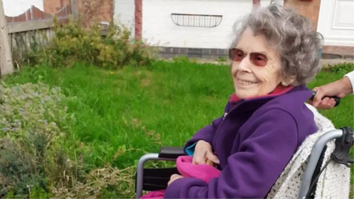 Ölmeden önceki gün evinin penceresinden gökyüzüne bakan kadın, gördüğü manzara karşısında hıçkıra hıçkıra ağladı